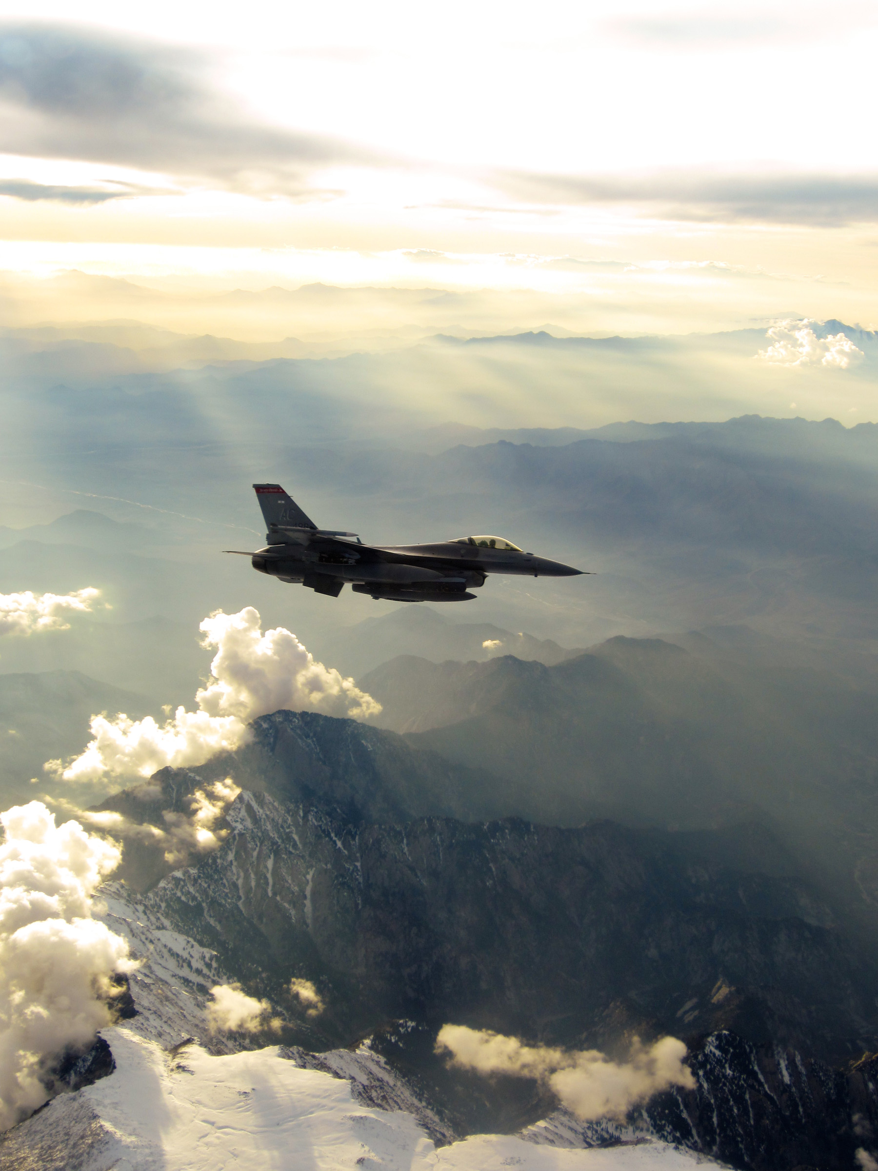 Afghanistan: Female Airborne `Dude’ Helps Grunts on the Ground | TIME.com