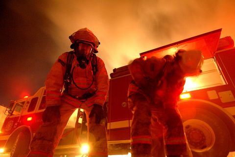 800px-Firefighters_in_Iraq