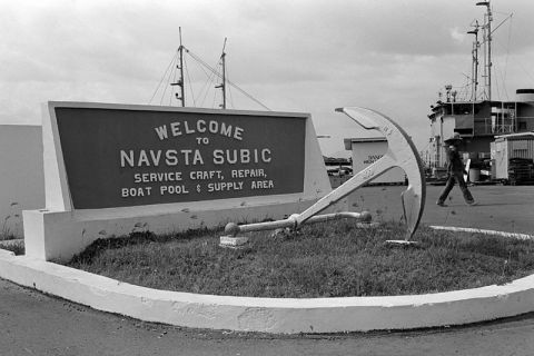 Welcome_sign_for_NS_Subic_Bay