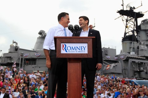 Republican U.S. presidential candidate Romney introduces U.S. Congressman Paul Ryan 