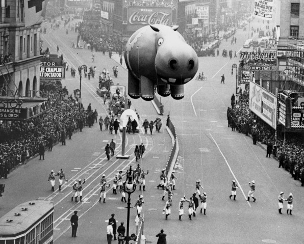Hippo Balloon, 1940 Thanksgiving Day Parade