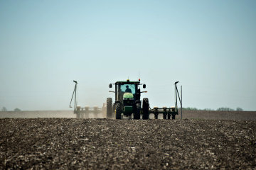 Corn Planting As Prices Drop On Speculation U.S. Planting Pace Will Accelerate