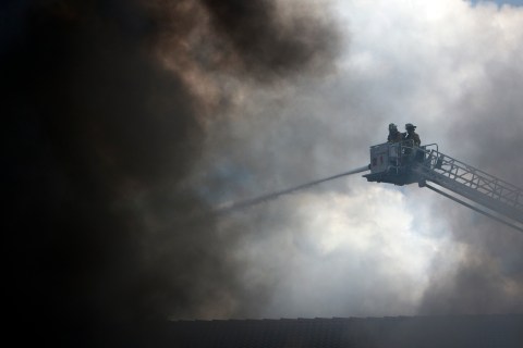 Five Alarm Fire in Houston Hotel Kills Four Firefighters