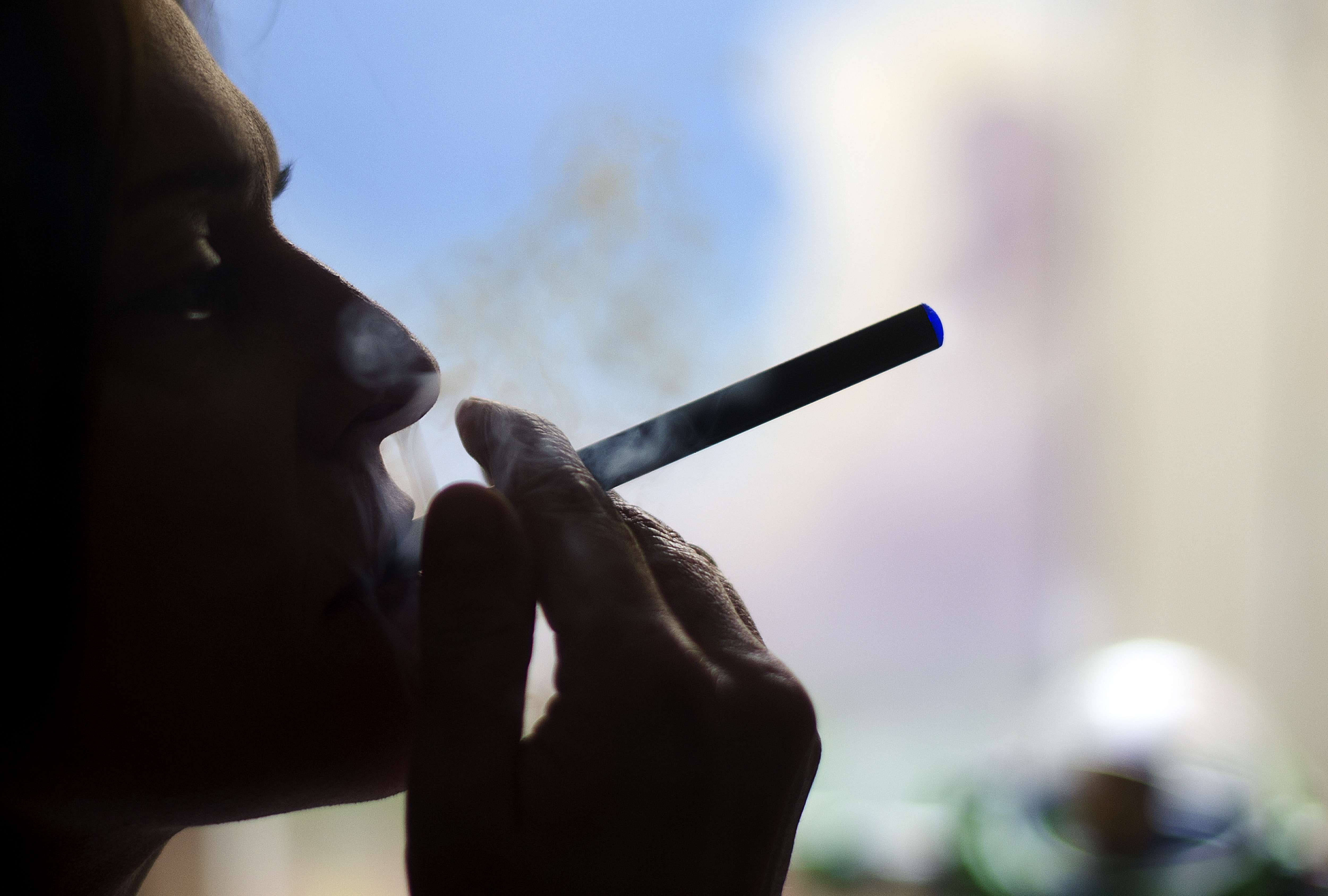 E Cigarettes New York City Bans Them Indoors TIME